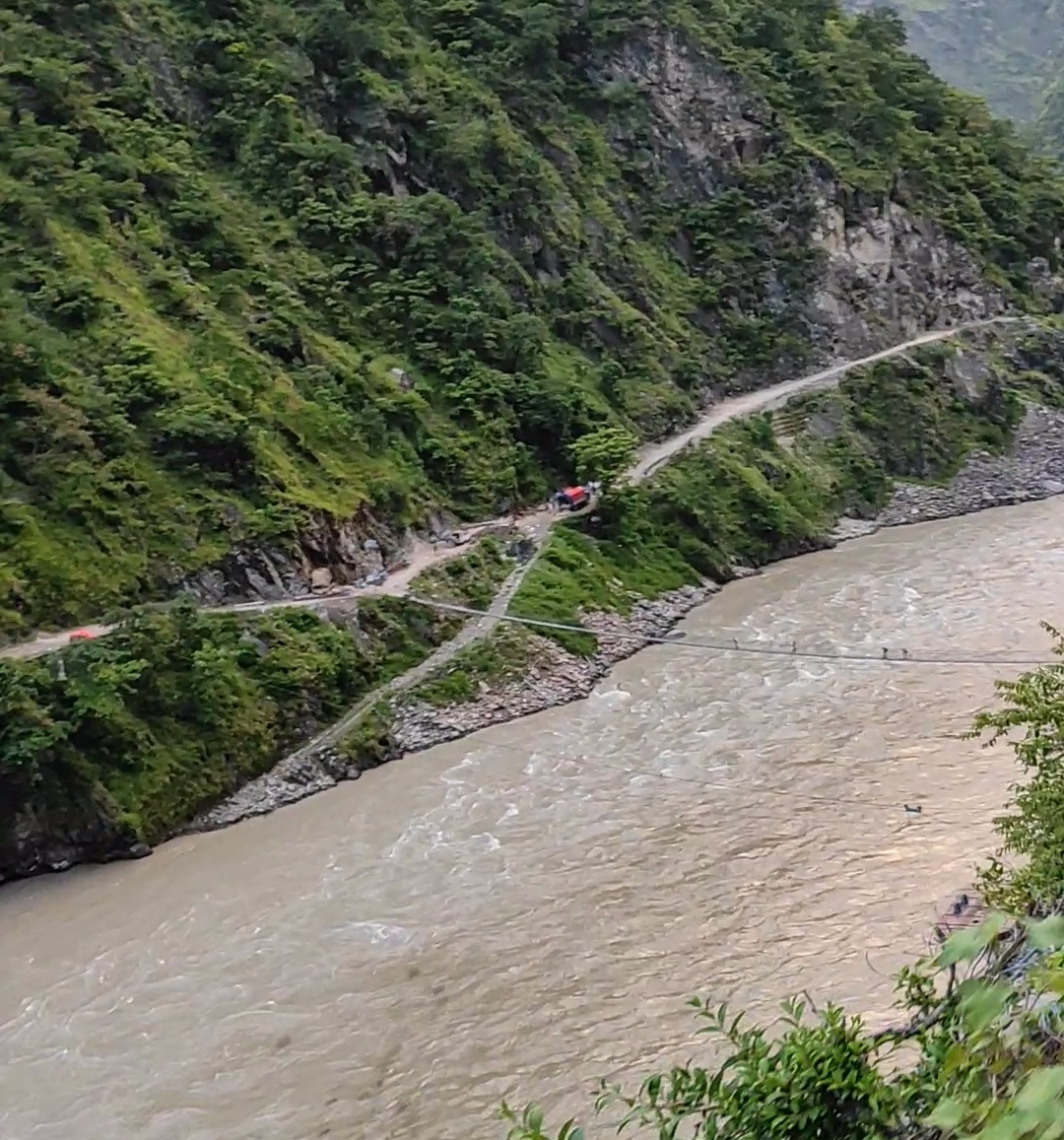 वर्षाका कारण कर्णाली राजमार्ग अवरुद्ध