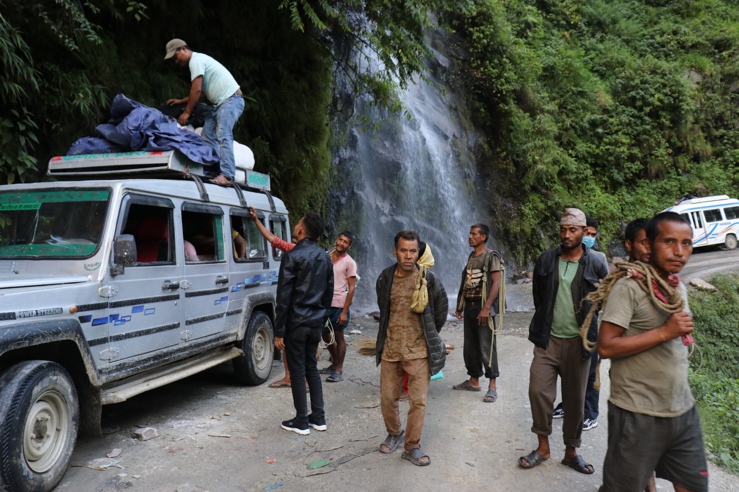 भिरबाट खसेको ढुङ्गा लागेर एकजनाको मृत्यु