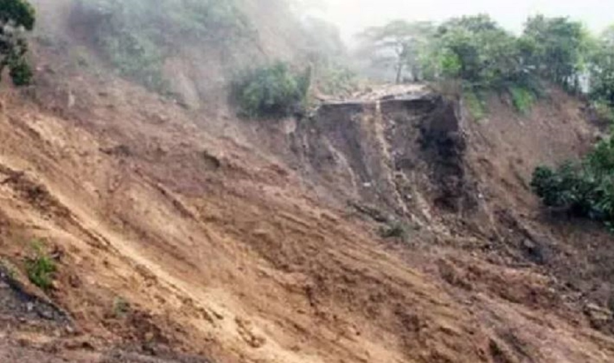 पहिरोले घर भत्किँदा कालीकोटमा एकै परिवारका ५ जना बेपत्ता